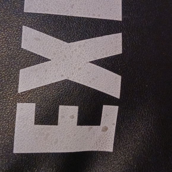 Exit Bag - Picture 3 of 6